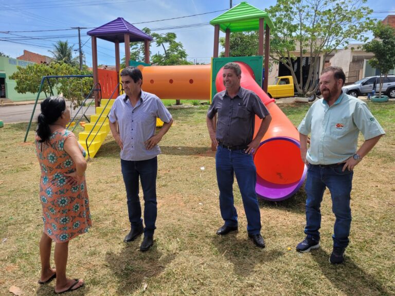 Prefeitura/SAP instala 2 novos playgrounds