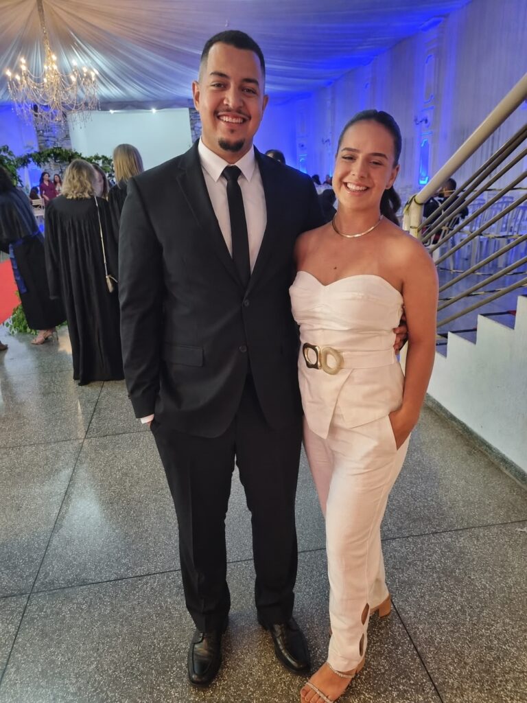 Casal festeja quatro anos de NAMORO
