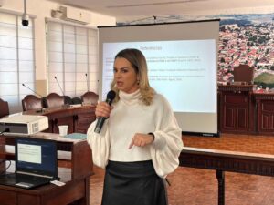 Professora foca ética no trabalho em Jacaré