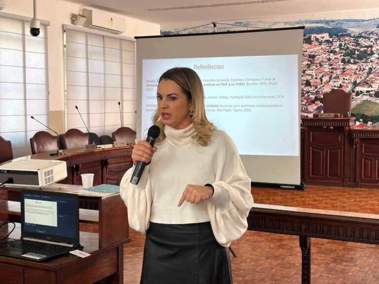 Professora foca ética no trabalho em Jacaré