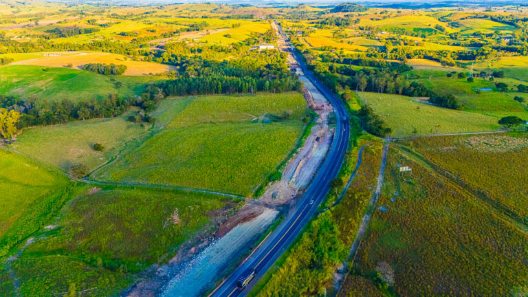Iniciam desvios em 3 pontos da construção de viadutos na BR-153