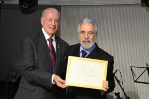 Associação Médica do PARANÁ homenageia Jorge Cendon Garrido