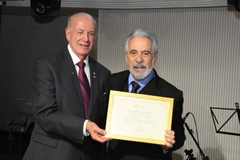 Associação Médica do PARANÁ homenageia Jorge Cendon Garrido