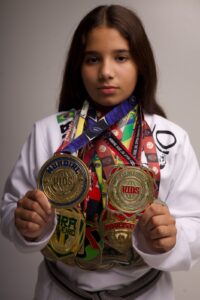 Rafaelly Simões se destaca no jiu-jítsu e conquista o mundo