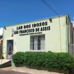 Campanha arrecada roupas para Brechó