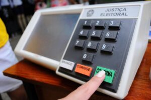 Moro lidera pesquisa Quaest para governo