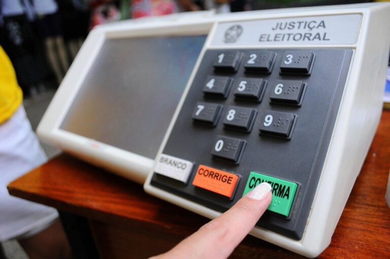 Moro lidera pesquisa Quaest para governo