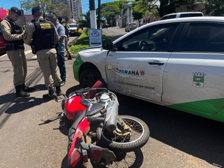 Colisão entre carro e moto em SAP: vídeos