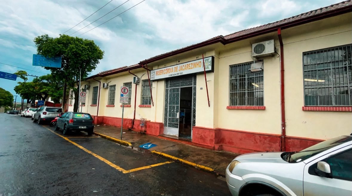 Santa Casa de Jacarezinho reabre atendimentos após sete dias