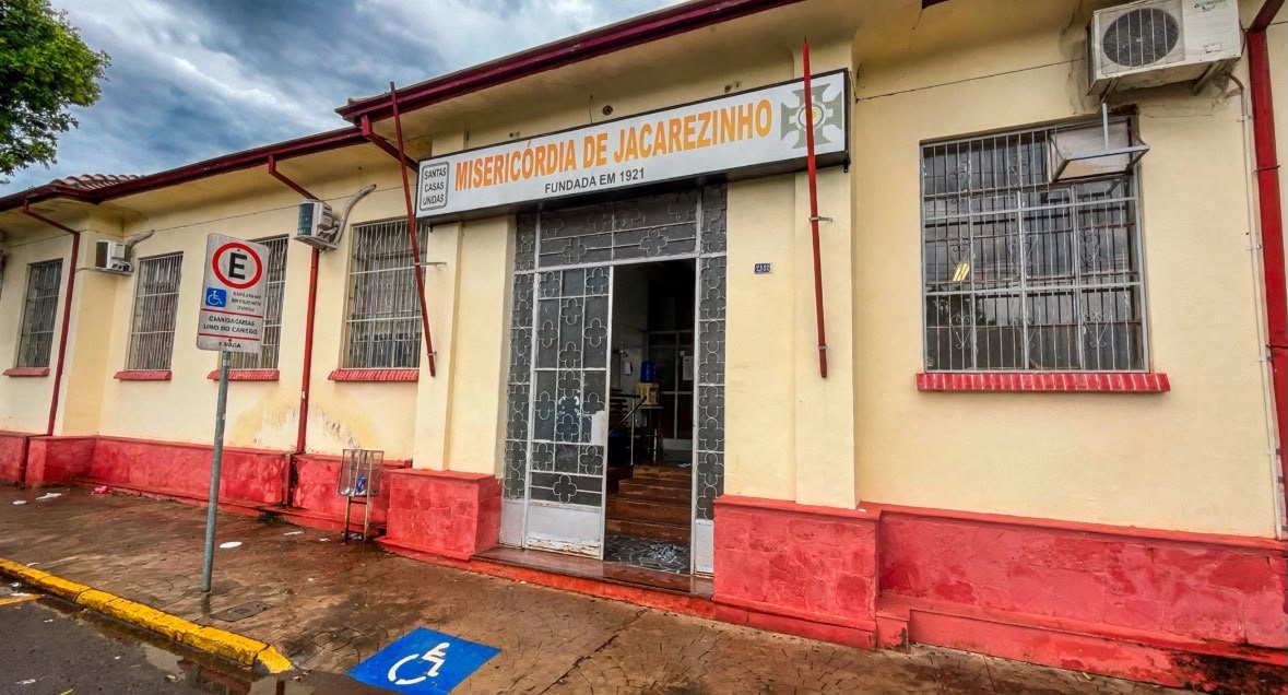 Santa Casa de Jacarezinho reabre atendimentos após sete dias