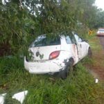 Mulher capota carro e se FERE em ANDIRÁ