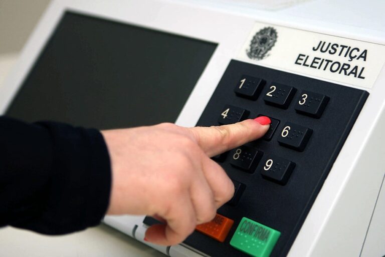 Domingo tem eleição à prefeito em Santana